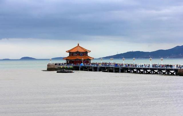 青岛必去的三个景点,青岛旅游必去十大景点.