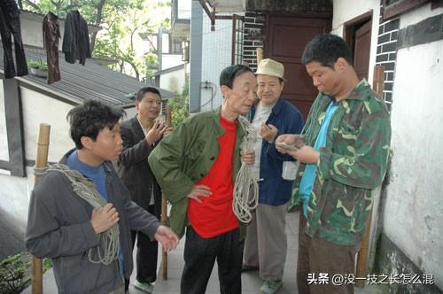 总要去趟重庆吧作文，重庆山城的特点？